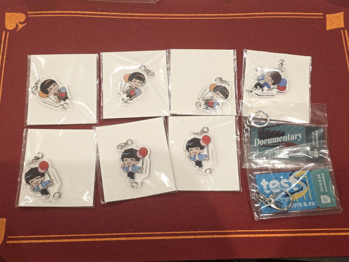 qk_0807's tweet photo. 現在のお品物の状況です(写真外に木札trskさん、kwmrさん2つずつございます)

お気軽にお声がけください🌷︎´-
#QKグッズ交換中 https://t.co/VAdRdAH4tY