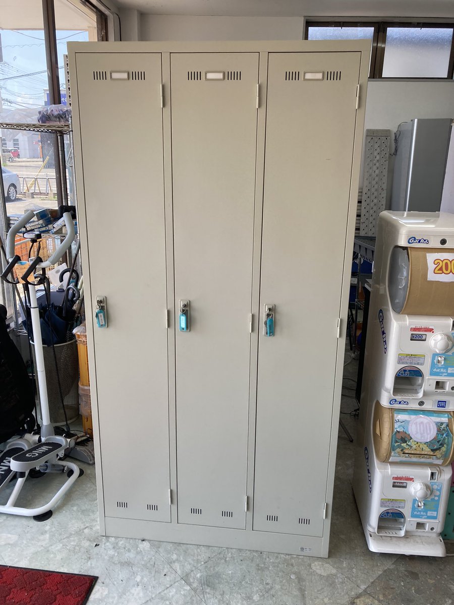 リサイクルショップ宮崎屋 住吉店です! 事務用品入荷しました✨ 3人用 リサイクルショップ宮崎屋 住吉店です! 事務用品入荷しました✨ 3人用