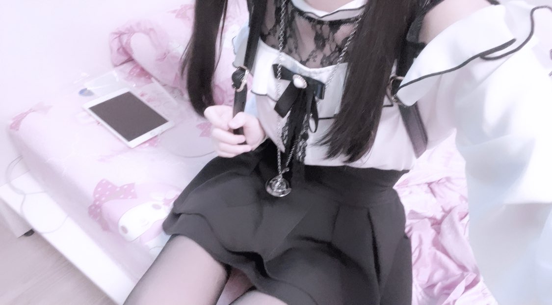 みう tweet media