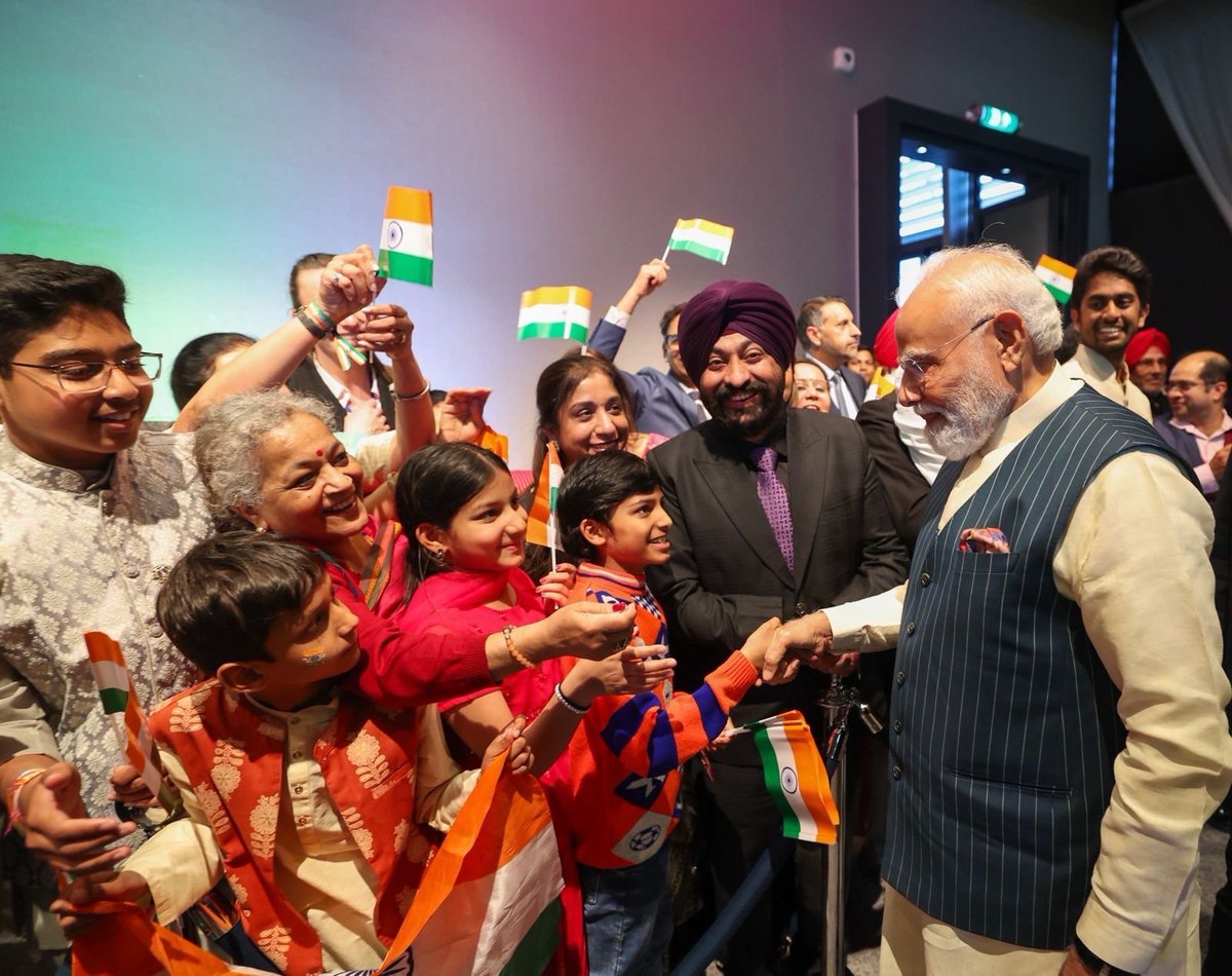 Narendra Modi tweet media