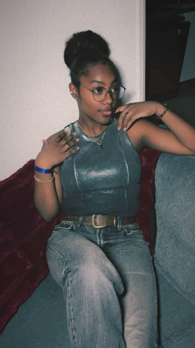 Pretty Sylvia 🌸 tweet media
