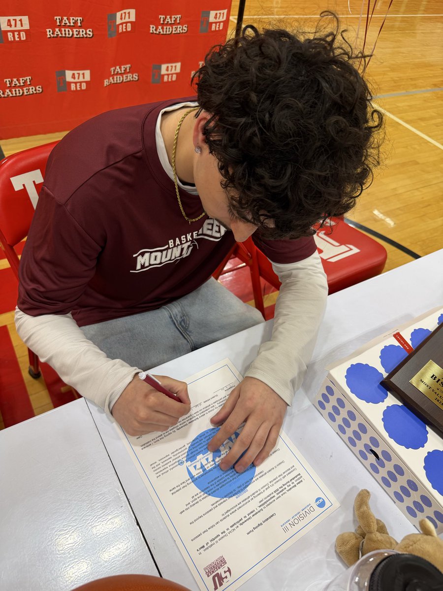 CoachjpKH's tweet photo. Huge congrats to @Aidencash_b26 for his commitment to @SchreinerMBB . What a journey! A guard who really worked for this and did his best to make this happen! Thank you for allowing @KingHoops_SA to be a small piece of your journey. @CoachW46 https://t.co/ncPnJCdAuN
