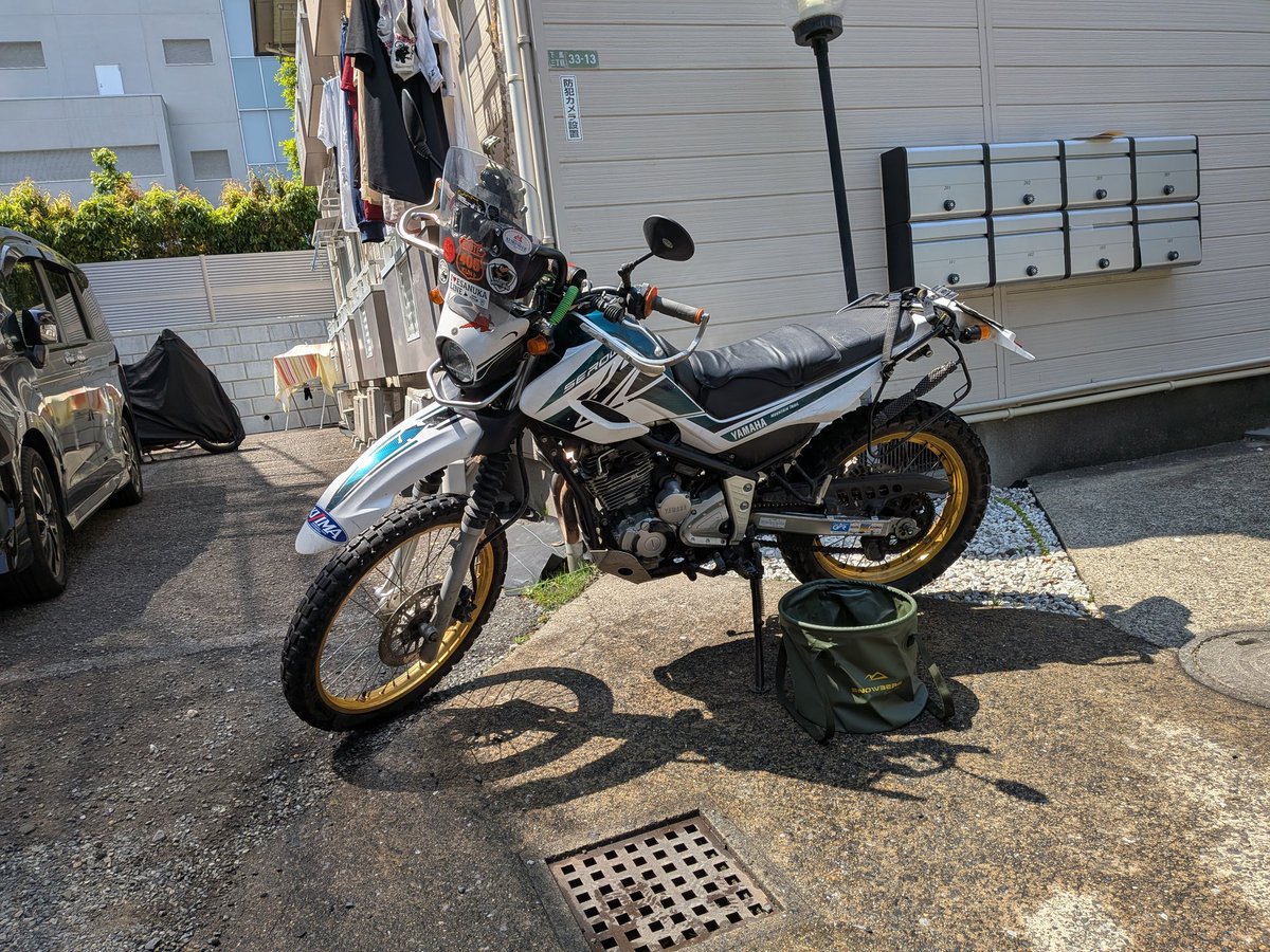 Suzu80cc's tweet photo. 四国ツーリングであまりにもドロ汚れがひどかったので流石洗車(笑) https://t.co/Q012B4D2y5