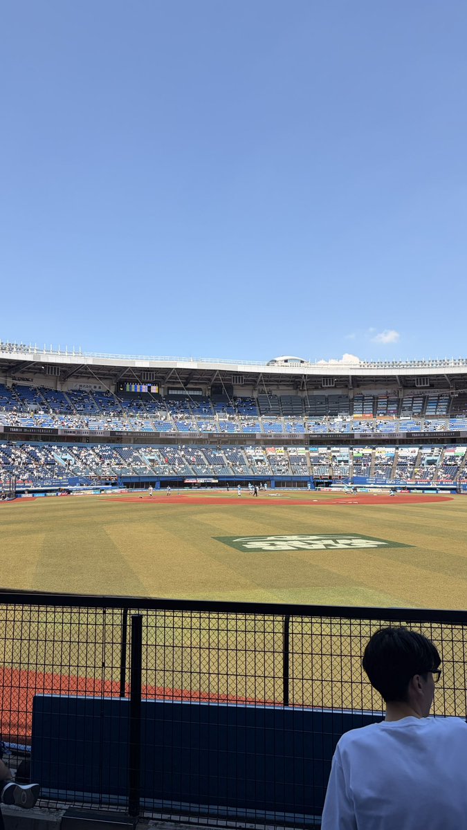 FangW1106's tweet photo. 今日はここから。
今季初の外野⚾️ https://t.co/JI0xM9RMVf