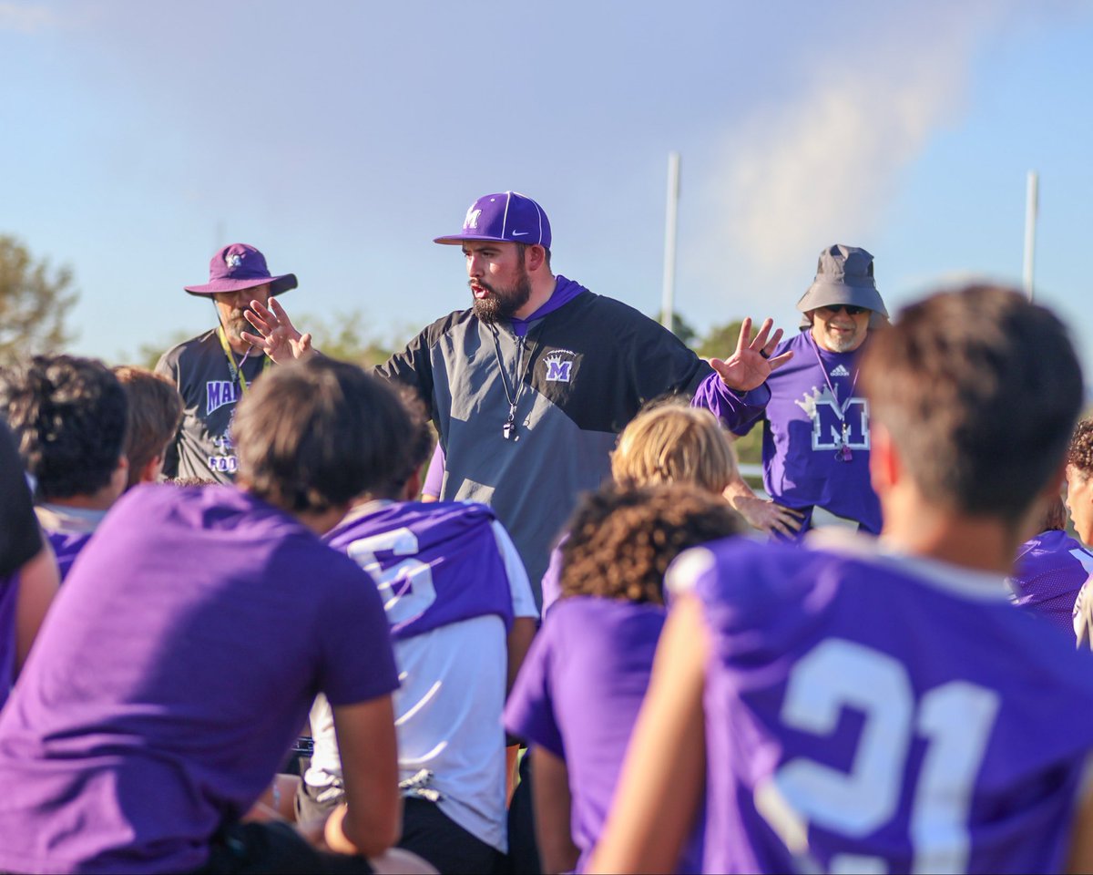 Manzano Monarch Football tweet media