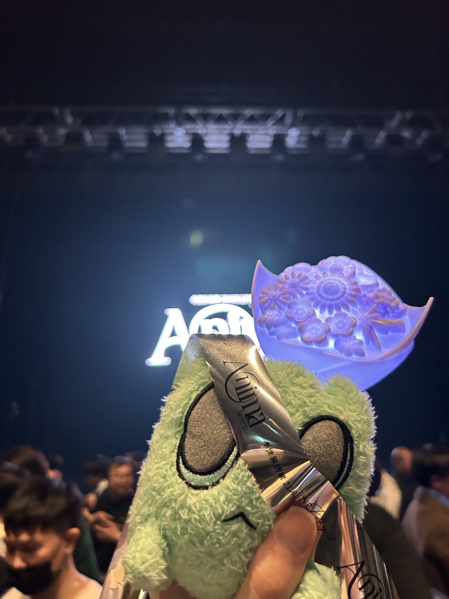 ser_kan_ij's tweet photo. #ヰ世界情緒2DAYSLIVE 2日目
『Anima Re:birth』

過去のセトリ、けれど衣装や言葉、何より歌声に変化が現れていて時の流れと情緒さんの大進化を感じられた。
MCの言葉とシリウスの心臓が前を向いて歩いていこうという意志を育んでくれた。
本当に心温まる素敵なライブでした

#ヰ世界情緒AnimaRe https://t.co/EjnUSqueuF
