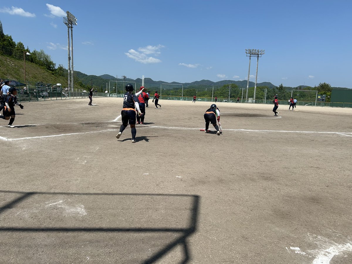 chugokusoftball's tweet photo. 【第61回全日本大学ソフトボール選手権大会】
📍御調ソフトボール球場
B球場  第3試合目

3回終了
美作大学（岡山県）5点-0点 中国学園大学（岡山県）

#ソフトボール
#女子ソフトボール
#大学ソフトボール
#中国地区大学ソフトボール連盟 https://t.co/AGEe32tqqg