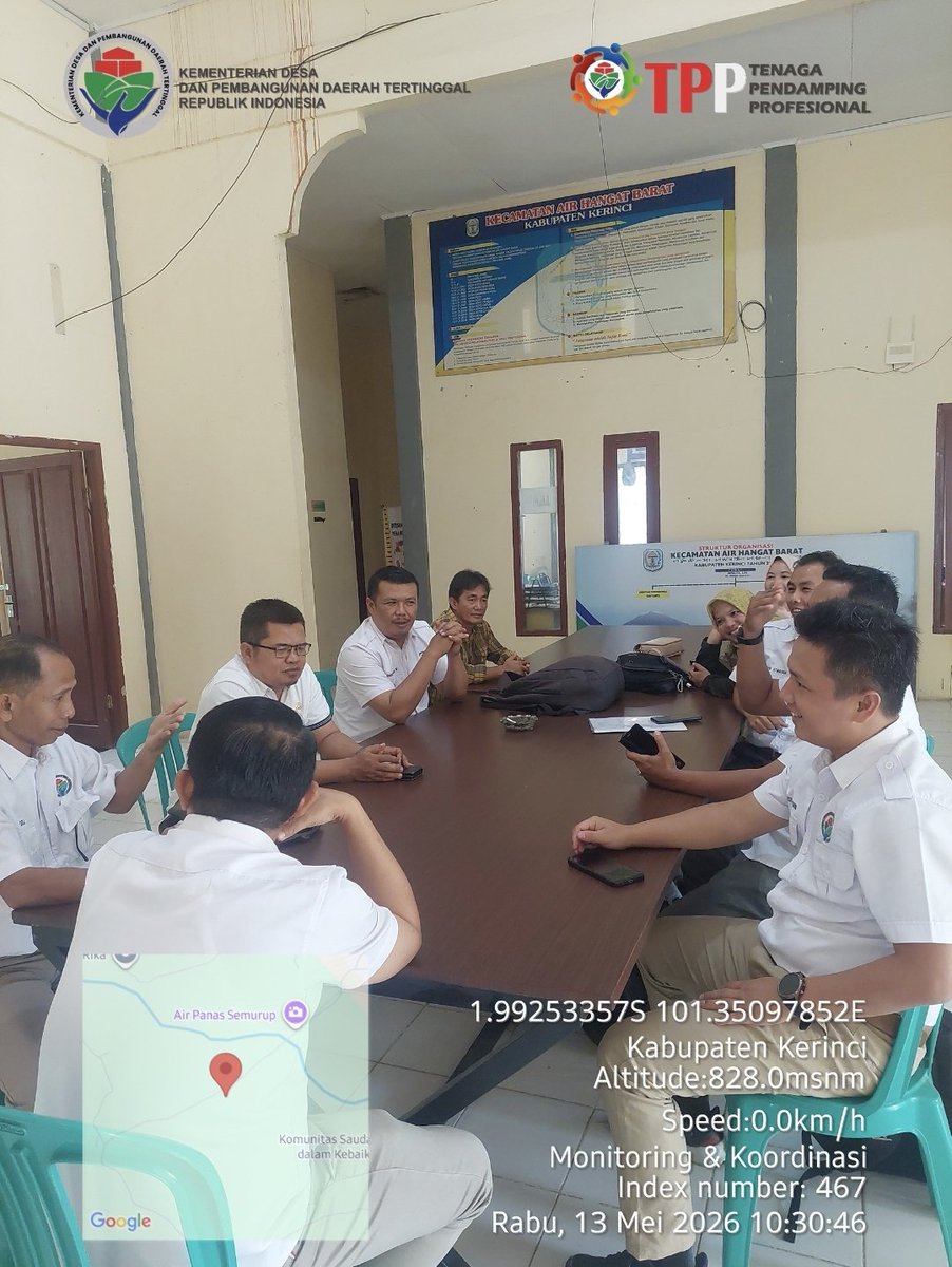 MikiAzwar's tweet photo. Kunjungan Menteri Desa PDT ke BUM Desa Damai menegaskan pentingnya kolaborasi dalam memperkuat ekonomi masyarakat desa.

@YandriSusanto
@ArizaPatria
@SetnegRI

#KementerianDesaPDT
#BPSDMKementerianDesaPDT
#BUMDesaDamaiLifuleoNTT
#KolaborasiBUMDesaKDMP
#KerjaTPPBerdampak https://t.co/s5vL514mVB