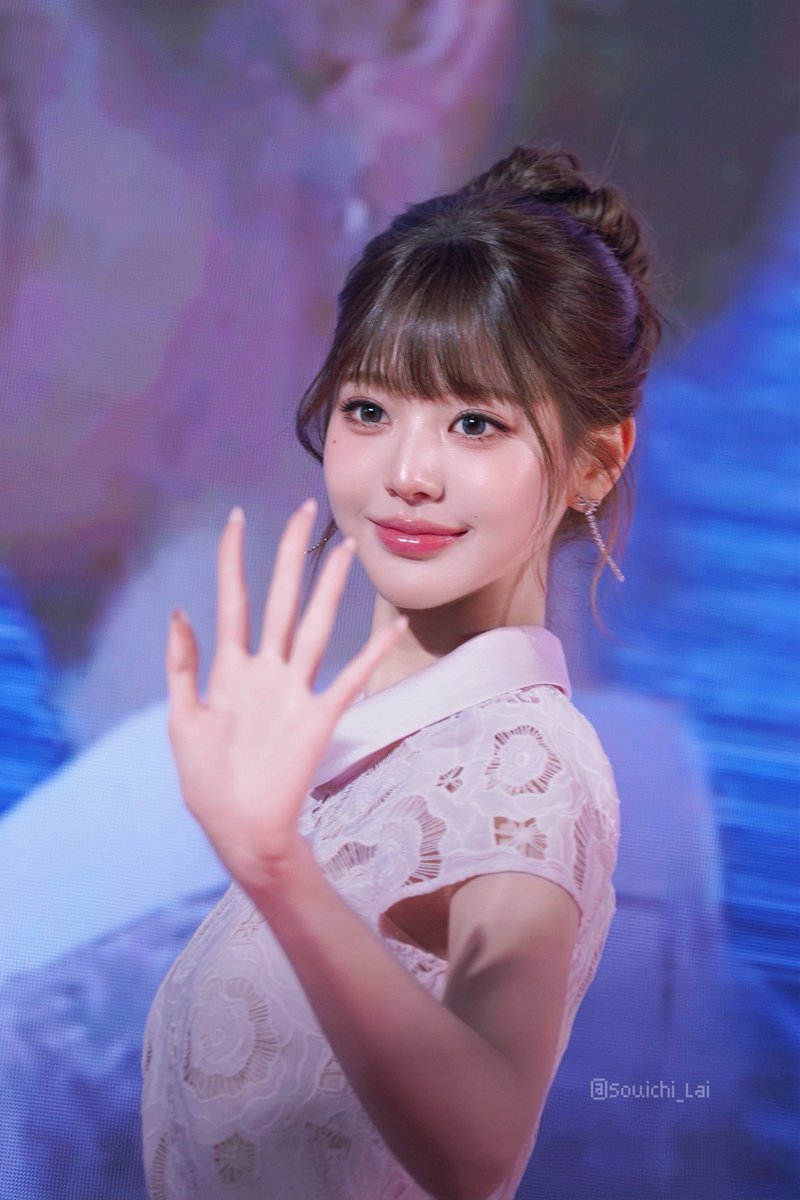 souichi_lai's tweet photo. Seeing Wonyoung in person for the first time, she was truly so beautiful and so cute🥺💕💕

처음 원영 실물 봤는데 진짜 너무 예쁘고 너무 사랑스러워요

#JANGWONYOUNG #장원영
#AMUSExJangWonyoung @IVE_twt https://t.co/MmYmFUCuRG
