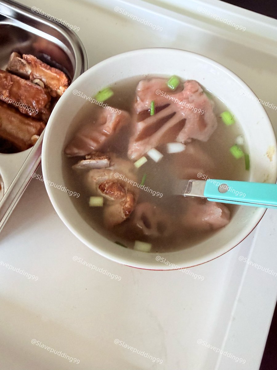 Slavepudding99's tweet photo. 主人做饭辛苦了 现在睡的贼香 hhh
今日份午餐👇🏻👇🏻 https://t.co/RfqSZXorDq