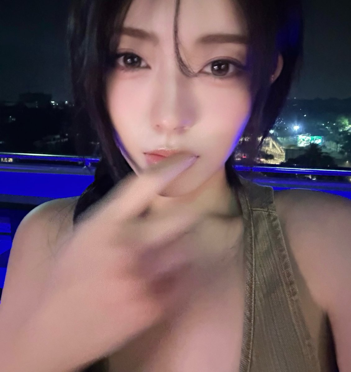 e11ivyn_global's tweet photo. 📷 | E11ivyn's Instagram Post

���ြန်မာက သူငယ်ချင်းအားလုံးကို တွေ့ရတာ အရမ်းပျော်ပါတယ်။ ပြန်တွေ့ရမယ့်အချိန်ကို စောင့်နေပေးကြပါ။ တို့ကိုလည်း မမေ့နဲ့ဦးနော်။ အားလုံးကို ချစ်တယ်😍😍😍

#E11iVYN #일레븐 #SHION #시온 https://t.co/bOTsoOBoSr