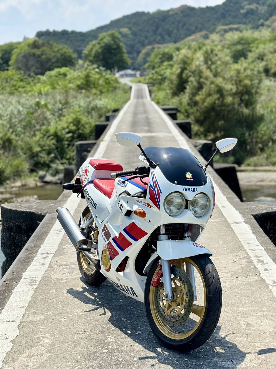 aozora1815's tweet photo. 🏍PEEK-A-BOOツーリング
2026.05.16

石橋の潜水橋〜出雲川〜

#PEEK-A-BOO #ツーリング
#ピーカーブ #出雲川
#石橋の潜水橋 #潜水橋
#津市 #石橋 #YAMAHA
#FZR #FZR250
#バイク好きと繋がりたい https://t.co/MheuVyfoiB