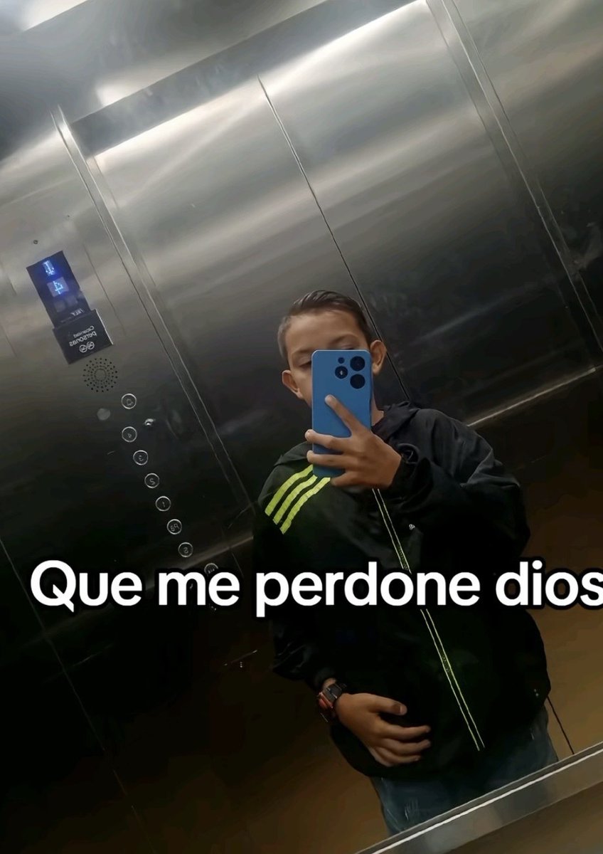 adri tweet media