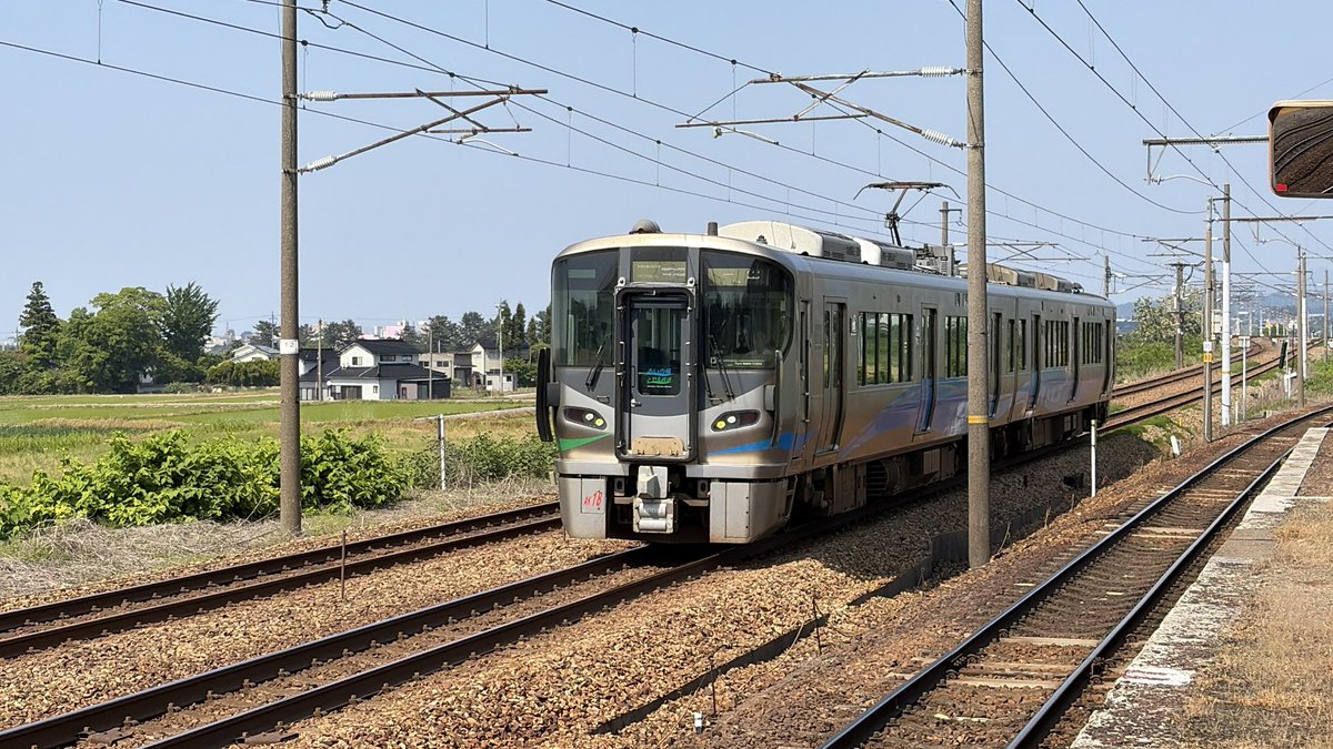 あいの風とやま鉄道線 560M 普通富山行き 521系1000番台 AK18編成