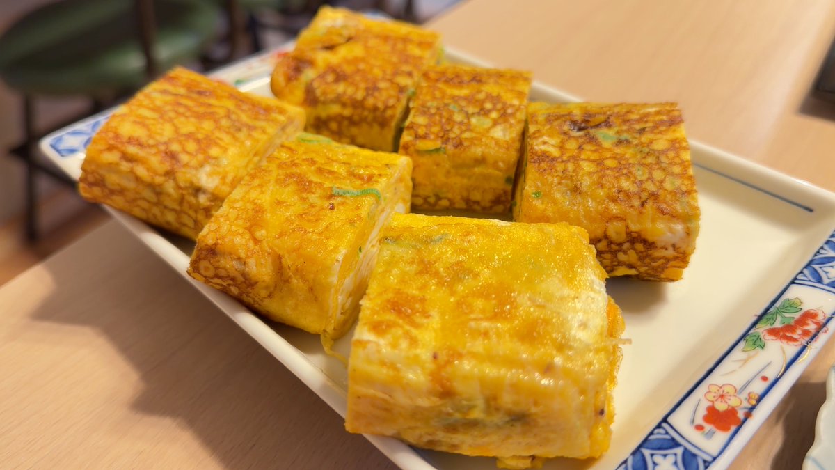 terachan24's tweet photo. https://t.co/EpMHJB7pF5

今回の舞台は【呑み処 食べ処 あさひ】
17時〜21時の営業です。ランチは要予約にて営業可能です。
定休日は月曜日。
料理一筋の大将の作るアテはどれもクオリティーが最高。
落ち着いた雰囲気で会食などでも利用できそうなお店です。
#松阪 #居酒屋 #和食 #YouTube #あさひ https://t.co/HCzvGdaRQR