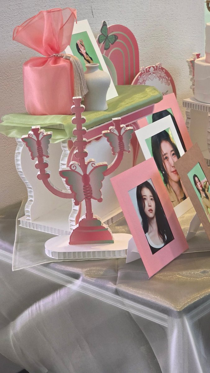 antori024's tweet photo. #장원출신_아이유_생일입니다만
세상 가장 예쁜 천사💜
#HAPPY_JI3UN_D4Y
지은아 생일 축하해🎂 https://t.co/aaLoZKH7rC