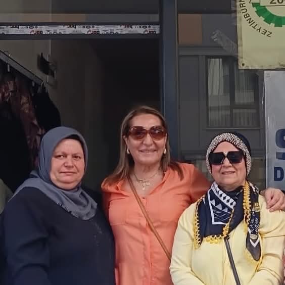 YardDayan's tweet photo. Zeytinburnu Yardımlaşma ve Dayanışma Derneği’nin düzenlediği anlamlı Kermes Programına destek veren Siyasi Temsilcilerimize ve STK yöneticilerimize teşekkür ediyoruz. Emeği geçen tüm yönetim Kurulu üyelerimize Başarılı Çalışmalarından dolayı şükranlarımızı sunuyoruz. https://t.co/kKlCNaP4uj