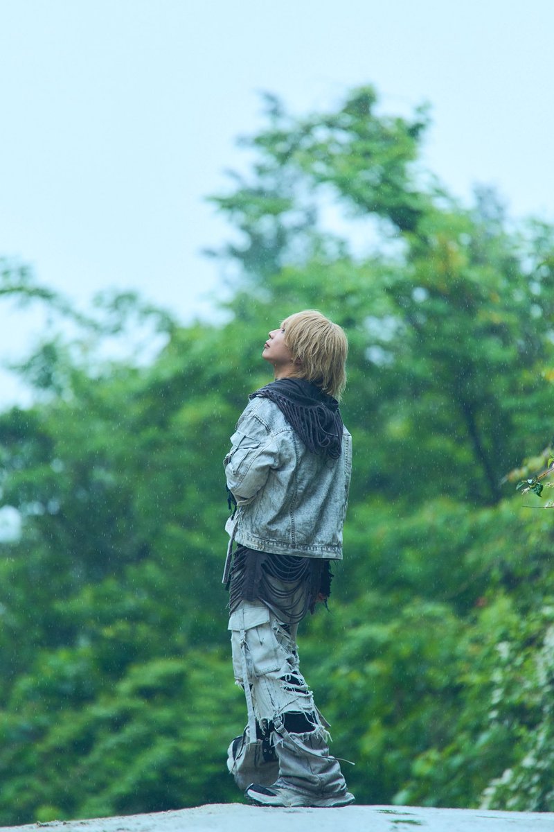 neu_mitsu's tweet photo. 「空白」
MV公開まであと8日 https://t.co/xAwqPrhIND