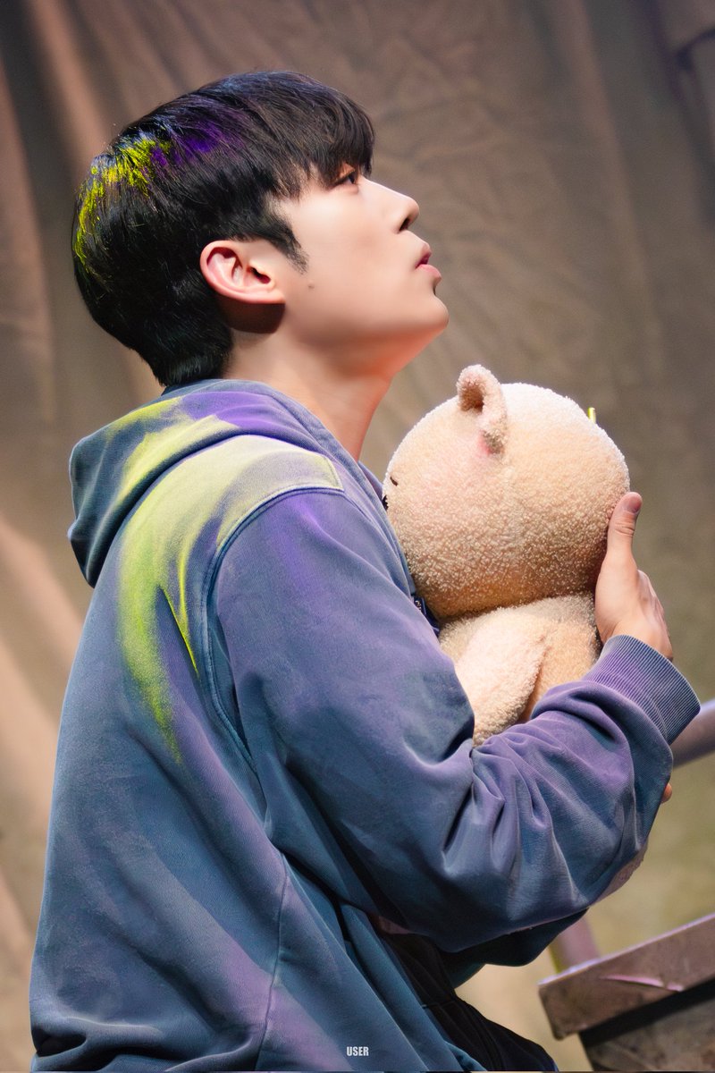 user_picture's tweet photo. 260515 뮤지컬 <더 라스트맨>
스페셜 커튼콜 안녕, 나의 친구

생존자 #김찬종 https://t.co/IcUxtQhS7S