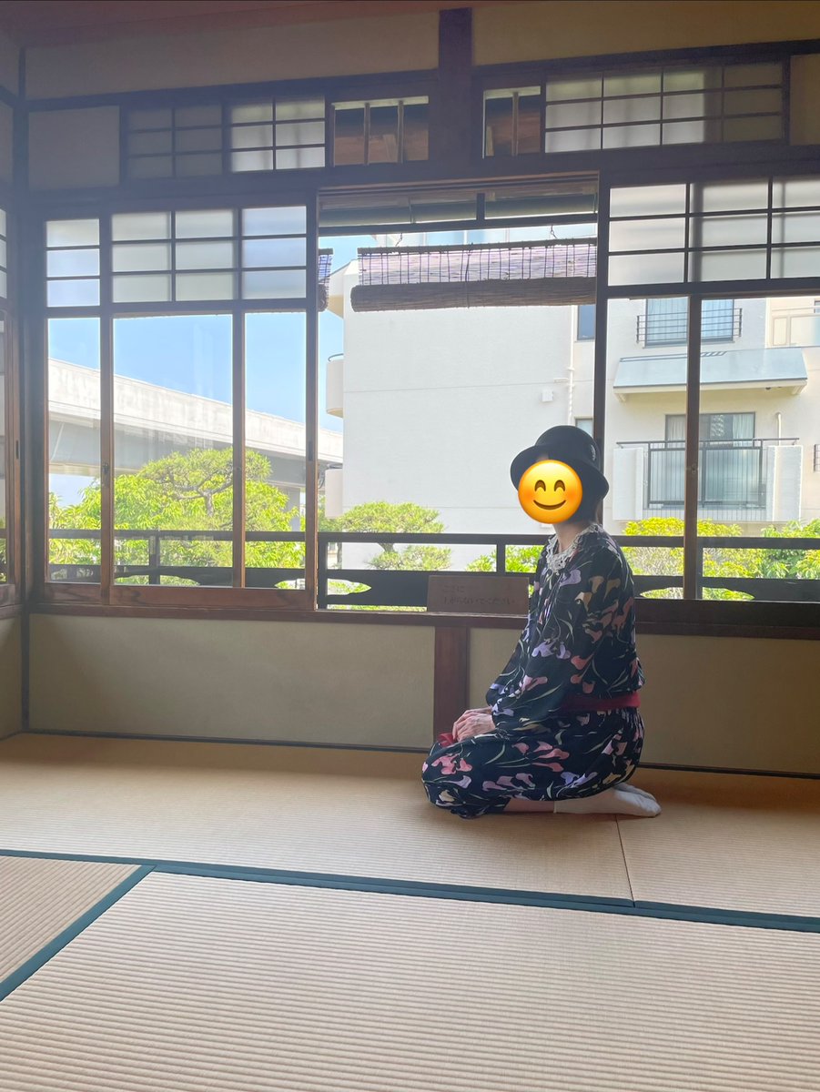 しおん tweet media