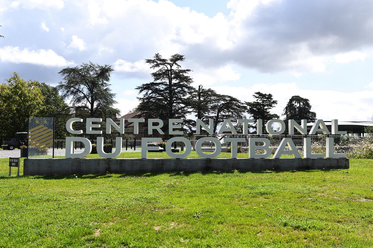 VarietesCF's tweet photo. Jour de match ! ⭐️
Le VCF est à Clairefontaine ce samedi pour un match au profit de LGBT Phobies, à l’initiative d’Olivier Rouyer ! https://t.co/hiamRjIQ2P