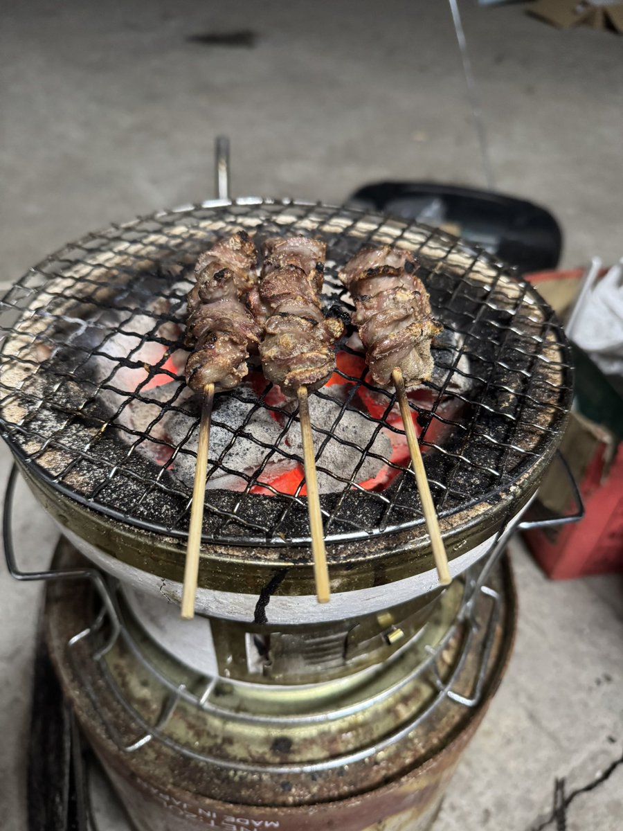 tarou1987's tweet photo. 親父、いねぇし。
飲んでやる笑 https://t.co/8vQbtLXabU