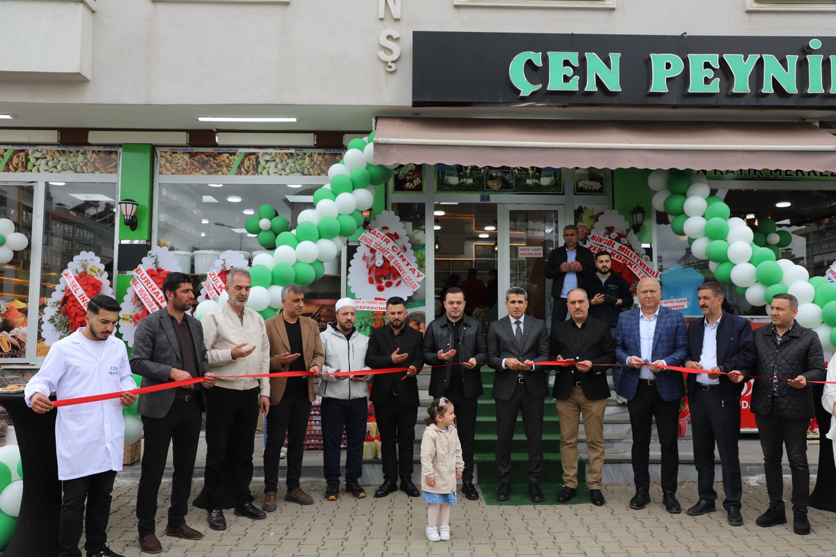 bingoltso's tweet photo. Başkanımız Kadir Çintay; Belediye Başkanımız Sayın Erdal Arıkan, Esnaf ve Sanatkârlar Odası Başkanı Sayın Zülküf Alpay, Ticaret İl Müdürü Sayın Abdulvahap Tanık, Fırat Kalkınma Ajansı İl Koordinatörü Sayın Murat Ortak, Bingöl İŞGEM Müdürü Sayın Ömer Çakan ve davetlilerin katılımıyla gerçekleştirilen Çen Peynir 2. Şubesi’nin açılış programına katıldı.

Bingöl İŞGEM’de üretim faaliyetlerini sürdüren Odamız Üyesi Sayın Nazım Atay tarafından hayata geçirilen yeni şubenin ilimiz ekonomisi ve istihdamı açısından hayırlı olmasını temenni ediyor, Sayın Nazım Atay’a bol ve bereketli kazançlar diliyoruz.