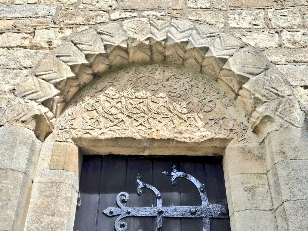AlabasterMiss's tweet photo. Church 2 is imposing St Andrew's at Kirton in Lindsey. #interlace tympanum! #Saxon beastie! Wonky #effigy! Cracking cuppa too. @ChurchesFest #LoveLincsChurches https://t.co/zMN0WwBC0B