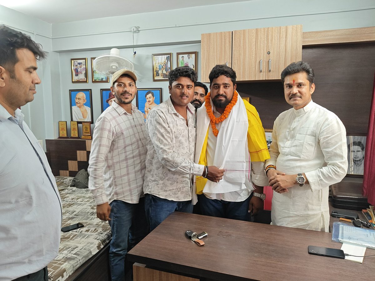 Rahul Singh tweet media