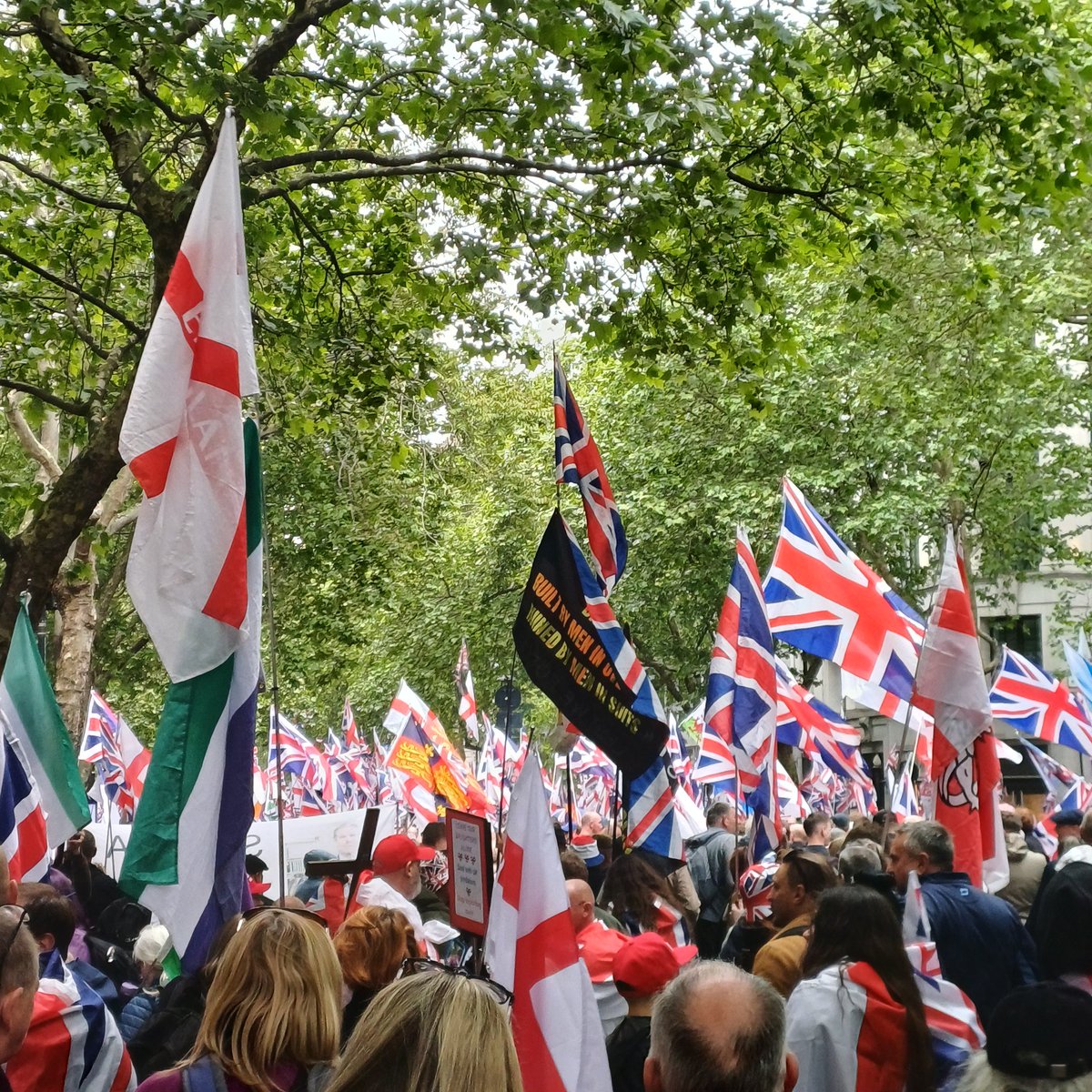 Cranky1960's tweet photo. My people.  
Real people. 
Honest people.  🇬🇧🏴󠁧󠁢󠁥󠁮󠁧󠁿 https://t.co/QD2gmezgnC