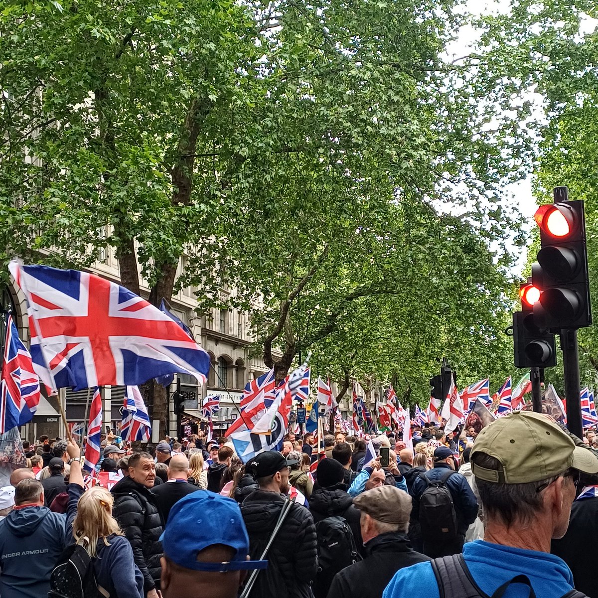 Cranky1960's tweet photo. My people.  
Real people. 
Honest people.  🇬🇧🏴󠁧󠁢󠁥󠁮󠁧󠁿 https://t.co/QD2gmezgnC