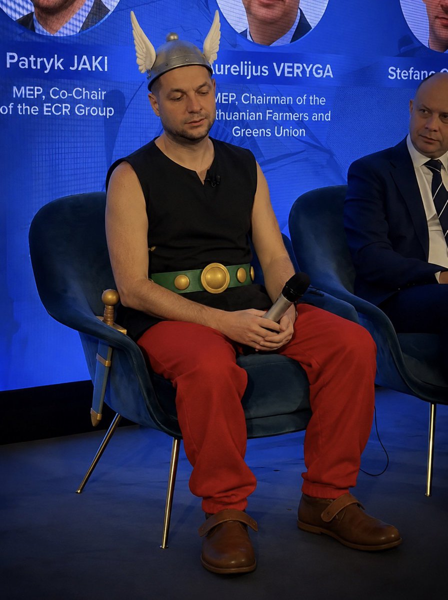 Robert tweet media