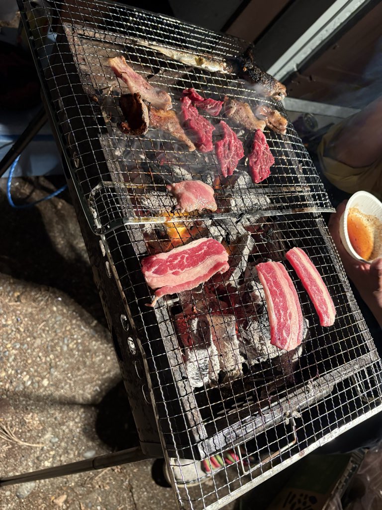 nanagami73's tweet photo. 今日はお外でバーベキュー🍖🍗 https://t.co/fd0kDk2a4o