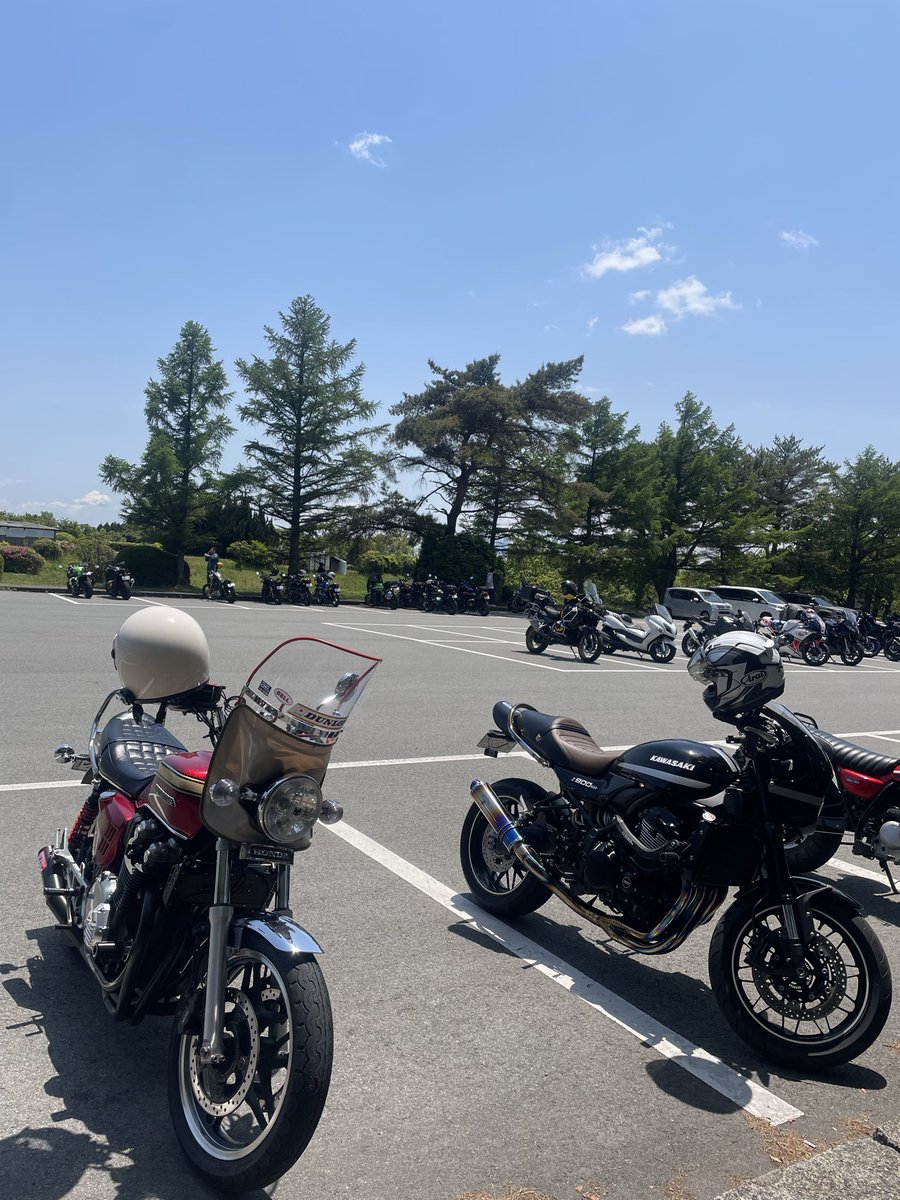Cb1100Touring's tweet photo. ついでに帰りGoogleナビに遠回りさせられて大分市まで行ったので高速で帰りました😮‍💨
グラブバーもチタンあるんだな🏍️ https://t.co/ESOCKw3COM