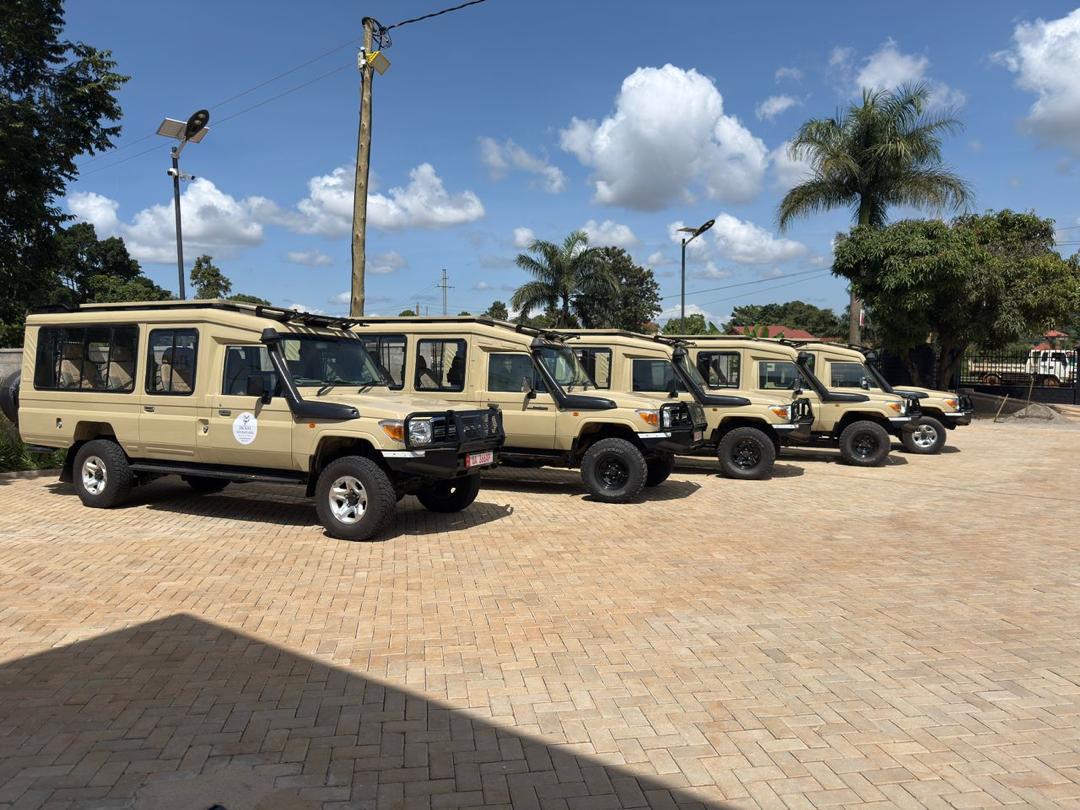 bhrafikitours's tweet photo. Saturday plans? We’ve got the wheels ready. 🚘🔥

Whether it’s a city ride, road trip, airport pickup, or weekend getaway, our car hire services keep you moving in comfort and style.

Book your ride today.
📲+256 742 795 776
📧 bookings@bhrafikitours.com https://t.co/tzCuKQJVnZ