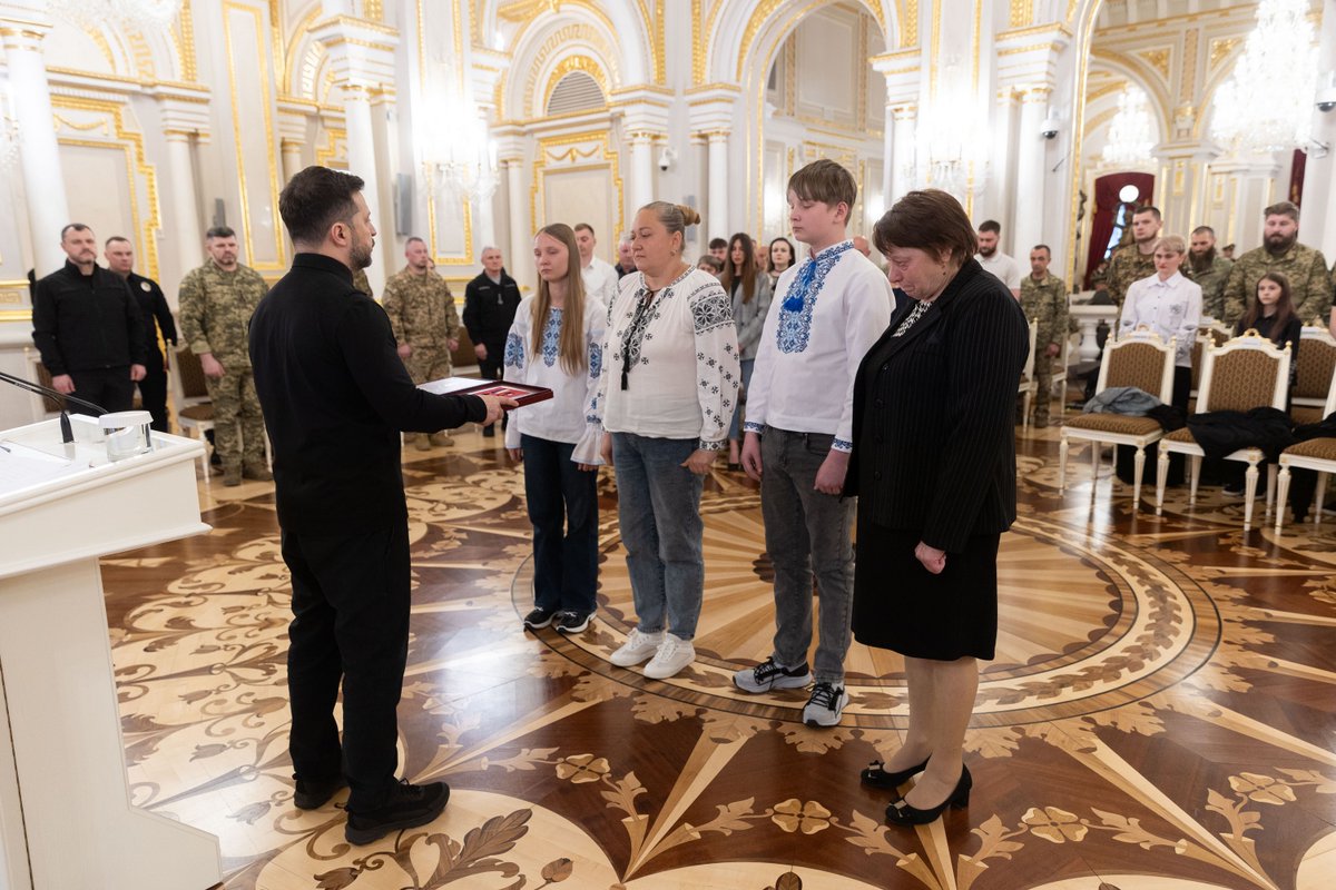 Volodymyr Zelenskyy / Володимир Зеленський tweet media