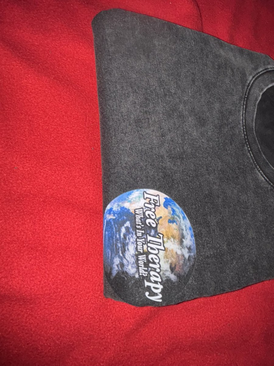 jayfrmps's tweet photo. @RUCKZWRLDDDDD @0xycodne @FreeTherapy45 That was funny ngl but nah 100% cotton  I just don’t post on twitter often but you buy one and if u don’t like it I’ll give you your money back 👀 put your money where your mouth is https://t.co/TxC5tOzsmB