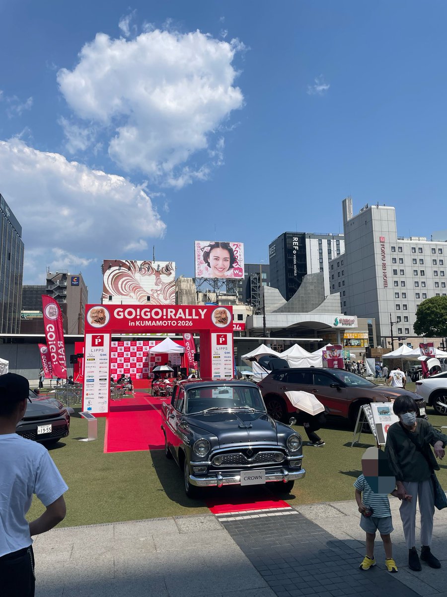 とみしょ tweet media