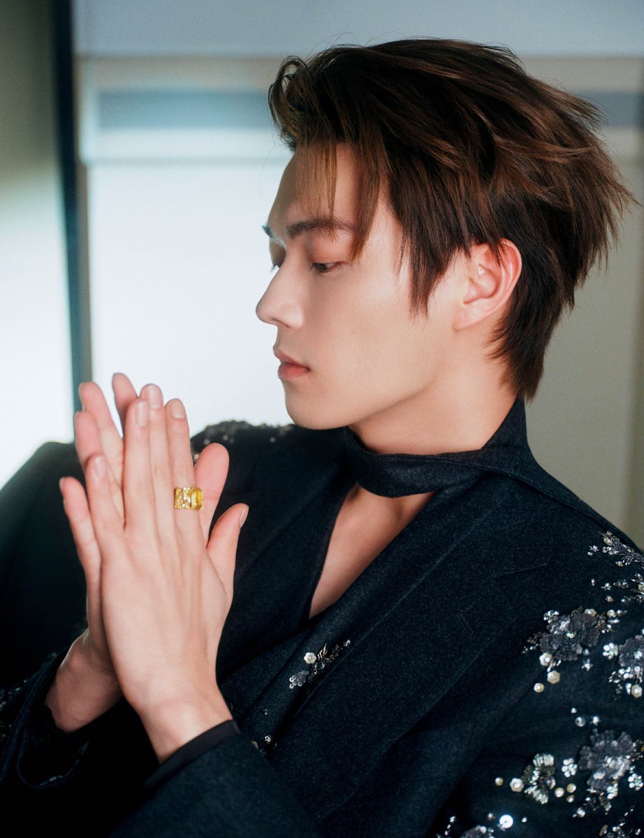 Xu Kai Studio Weibo 5.16.26 handsome, gorgeous, in love!! see you