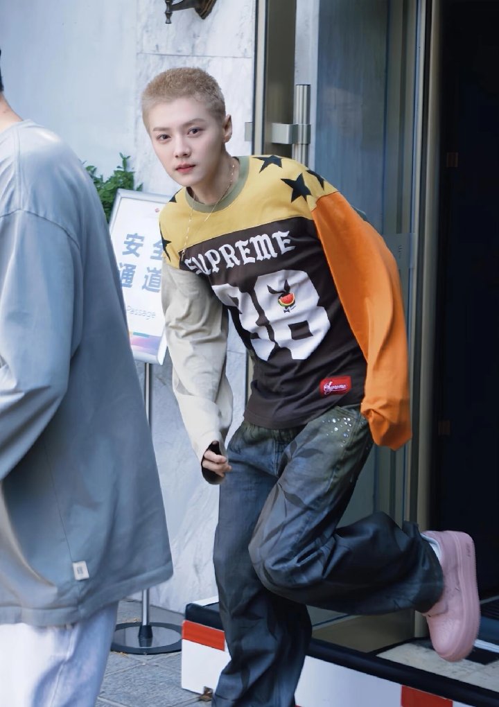 鹿晗🐱Luhan tweet media