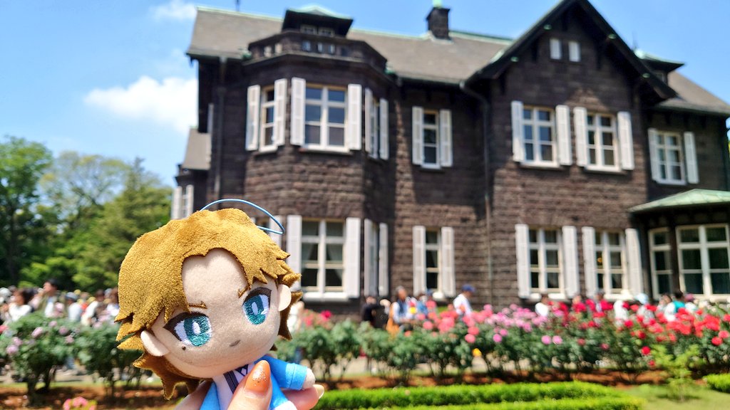 Nelnee's tweet photo. 跡部くん薔薇だよ〜🌹どの薔薇もとっても似合う🤗 https://t.co/ZAJbfy4DHP
