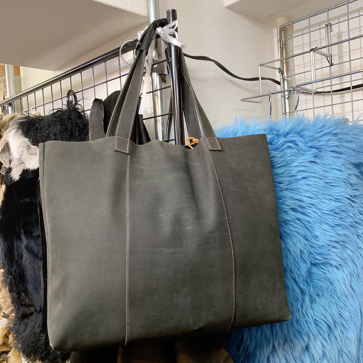 手縫いで作る革のカバン｣販売中👜 レザークラフトを始める方の “最初の