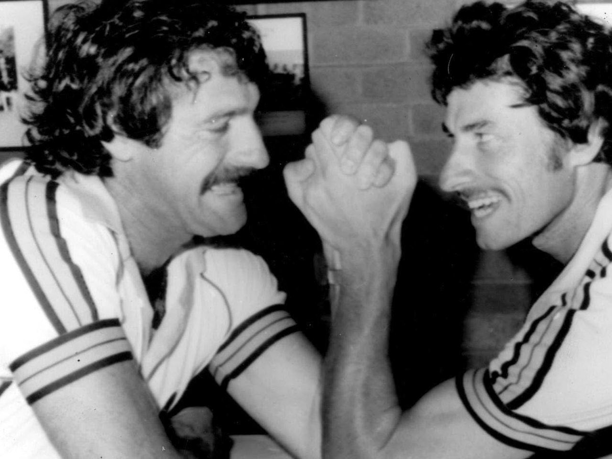 bagga_buntyy1's tweet photo. Two of the greatest bowlers of all time try to settle who was best? https://t.co/g5rJFSs2jr