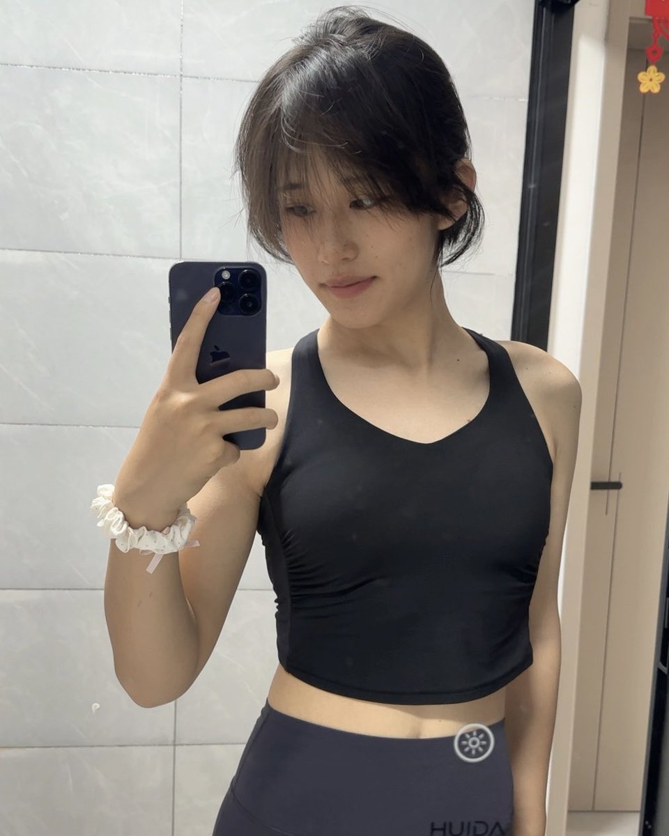 Lee tweet media