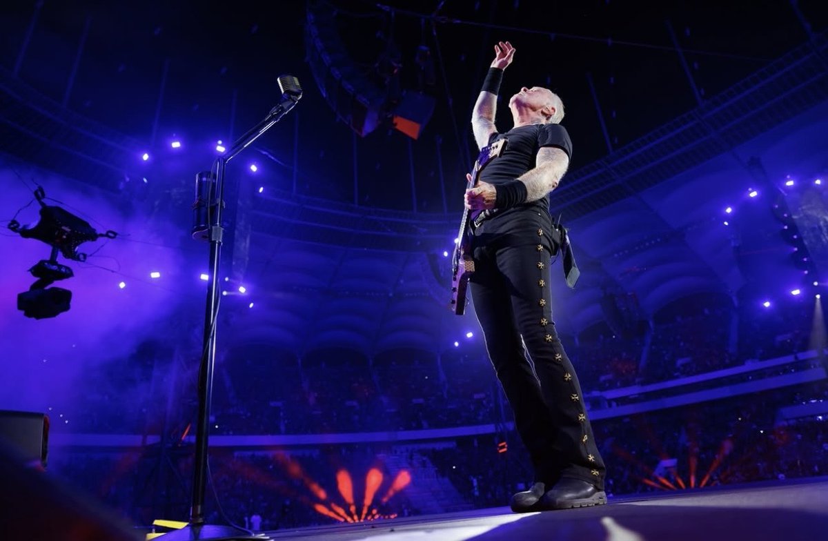 daily james hetfield tweet media