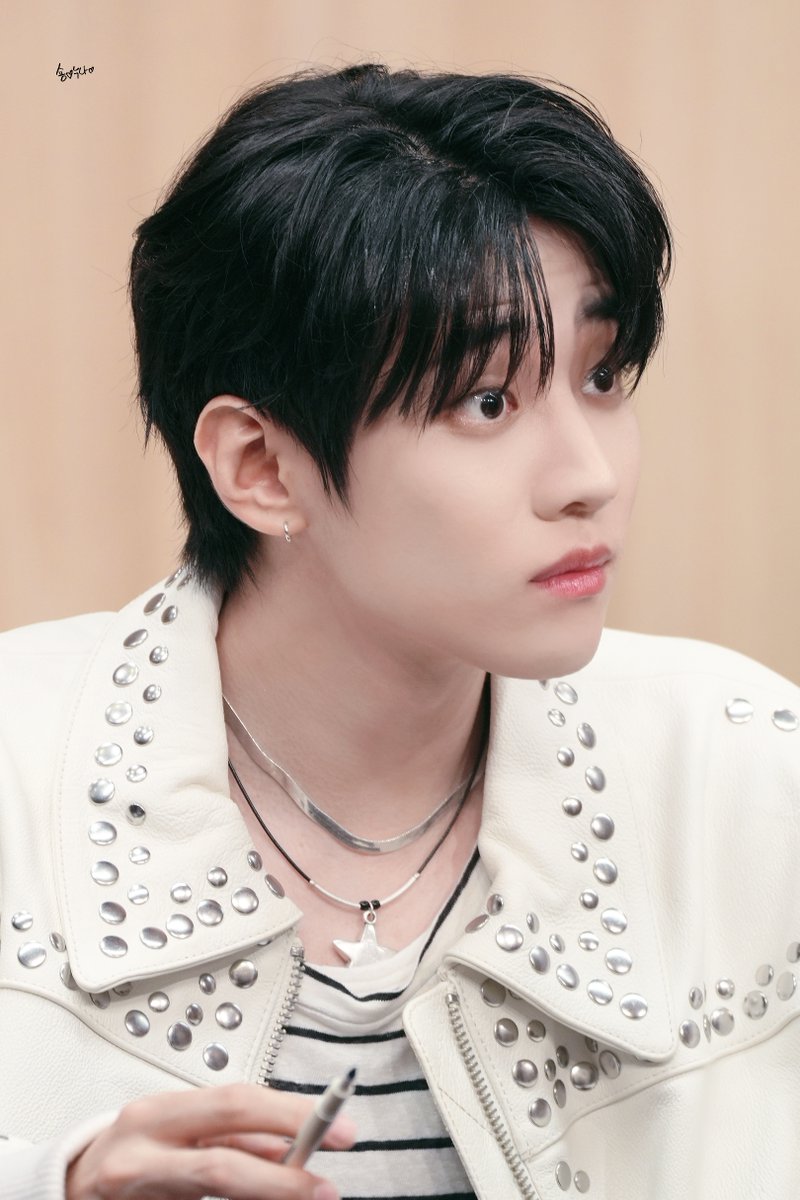 숑 tweet media