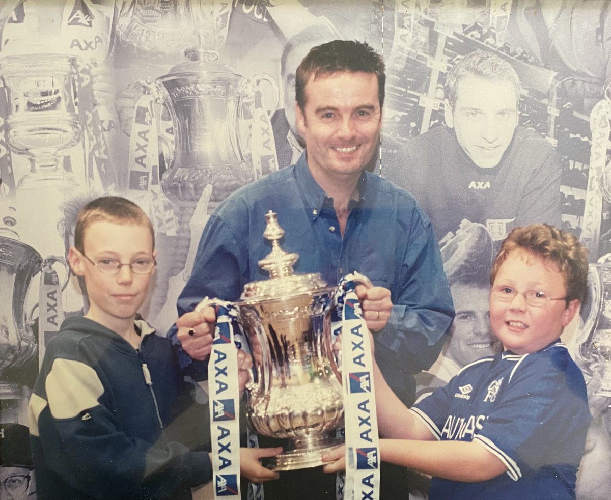 DavidCollins29a's tweet photo. “When I was just a little boy, I asked my Daddy, what will I be….?” 
@wembleystadium https://t.co/HUVfgqOyaB