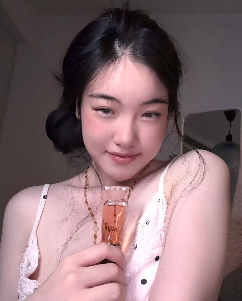 单纯-小佳妮 tweet media