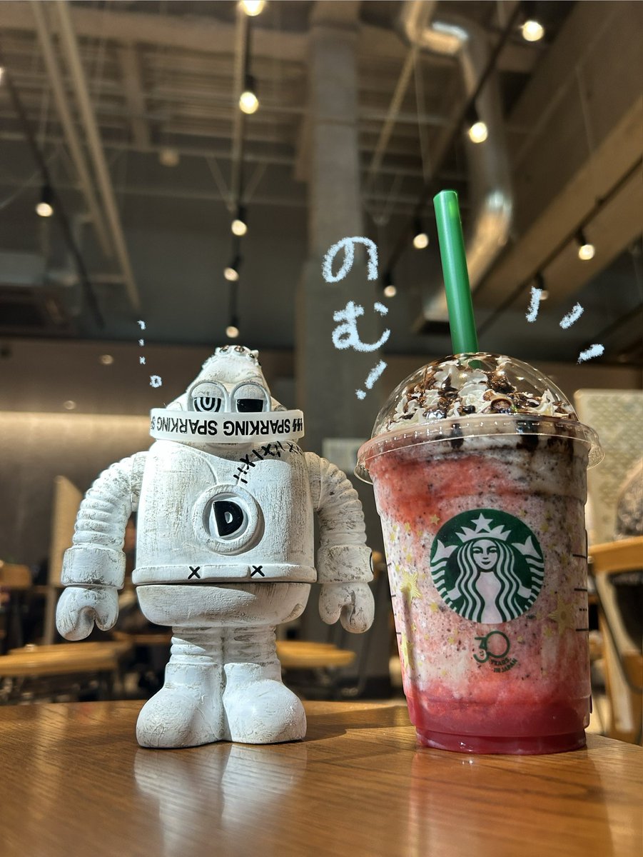 hshcprn's tweet photo. 今週がんばったから･･･
イチゴチョコレートフラペチーノ、ホイップおおめでいかせていだだきまーす！！🍓🍫✨
#DICTOR #ディクター #六つ目パンデミック計画 #フラペチーノ https://t.co/03fubb8tBt
