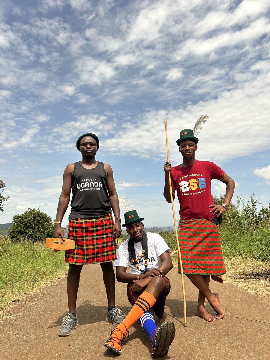 MusinguziElly1's tweet photo. A good Saturday morning is when African men pose for a photo in the northern parts of Uganda.

#ExploreUganda 🇺🇬 https://t.co/BdoUuo9FDH